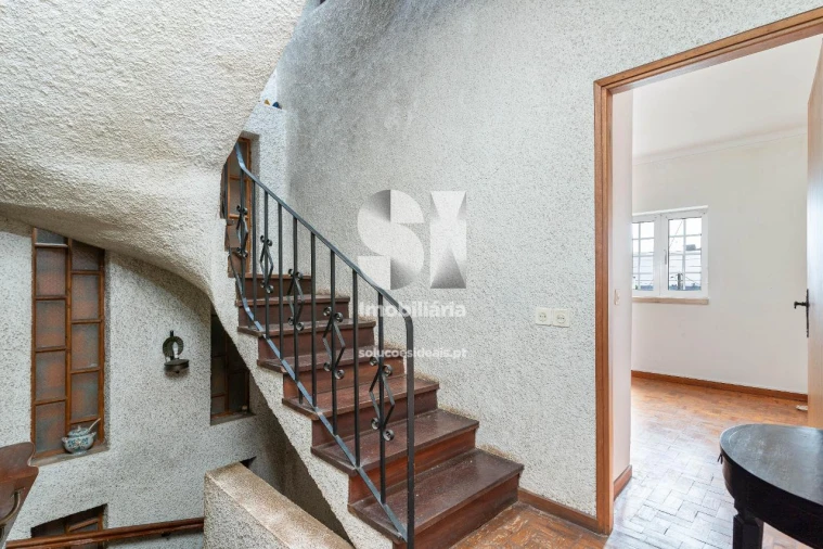 Moradia T5 para Venda em Santo Antonio dos Olivais Foto 33