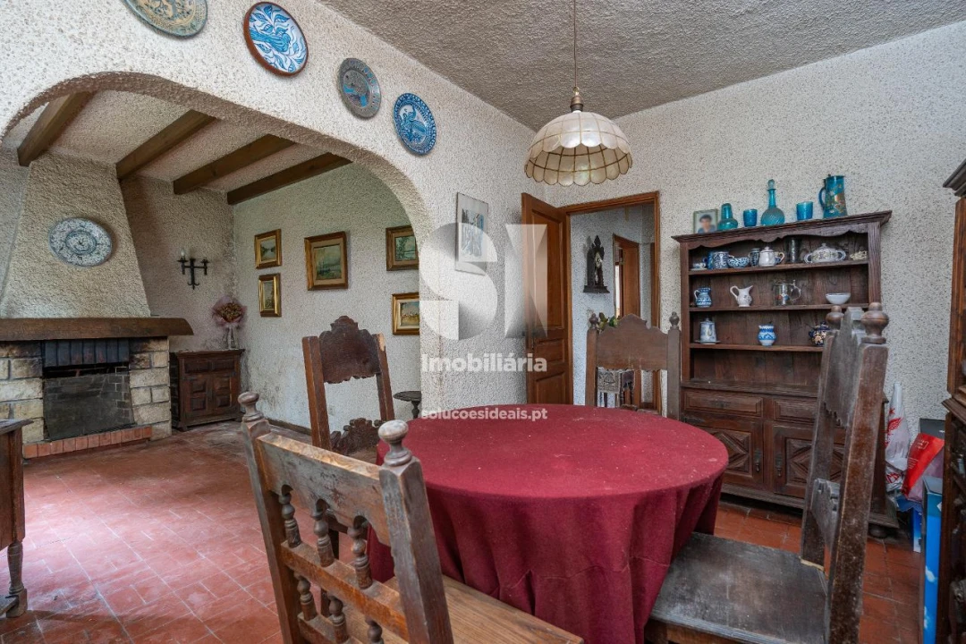 Moradia T5 para Venda em Santo Antonio dos Olivais Foto 11