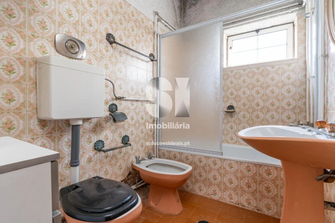 Moradia T5 para Venda em Santo Antonio dos Olivais Foto 28