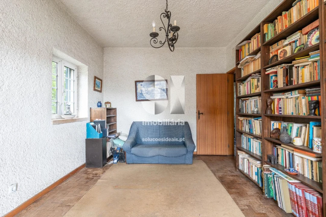 Moradia T5 para Venda em Santo Antonio dos Olivais Foto 32