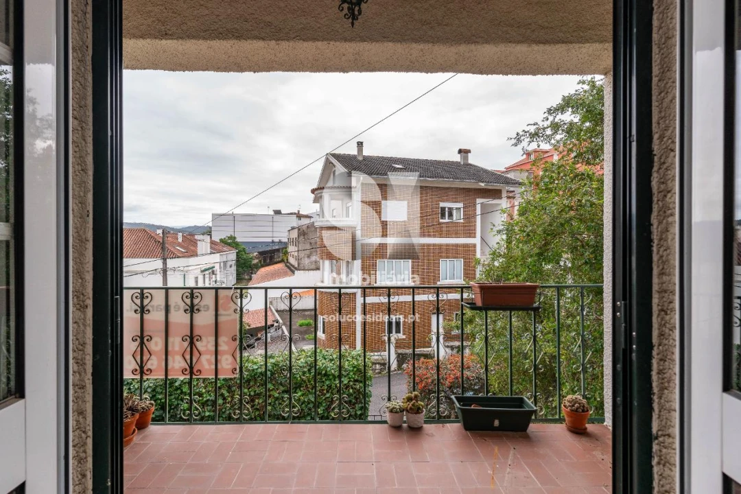 Moradia T5 para Venda em Santo Antonio dos Olivais Foto 30