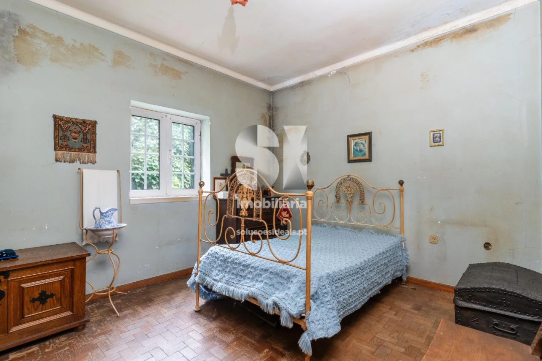 Moradia T5 para Venda em Santo Antonio dos Olivais Foto 27