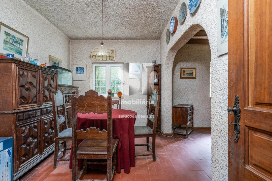 Moradia T5 para Venda em Santo Antonio dos Olivais Foto 10