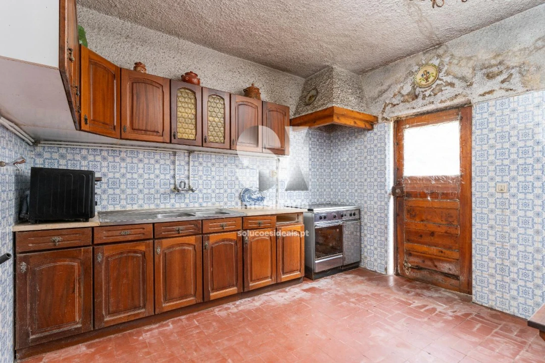 Moradia T5 para Venda em Santo Antonio dos Olivais Foto 14