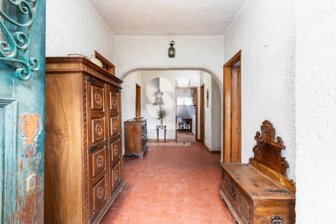 Moradia T5 para Venda em Santo Antonio dos Olivais Foto 9