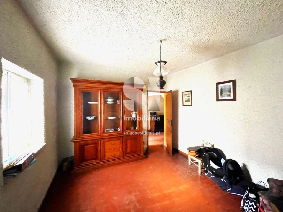 Moradia T5 para Venda em Santo Antonio dos Olivais Foto 17