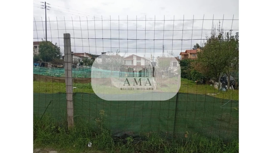 Terreno para Venda em Macieira de Sarnes