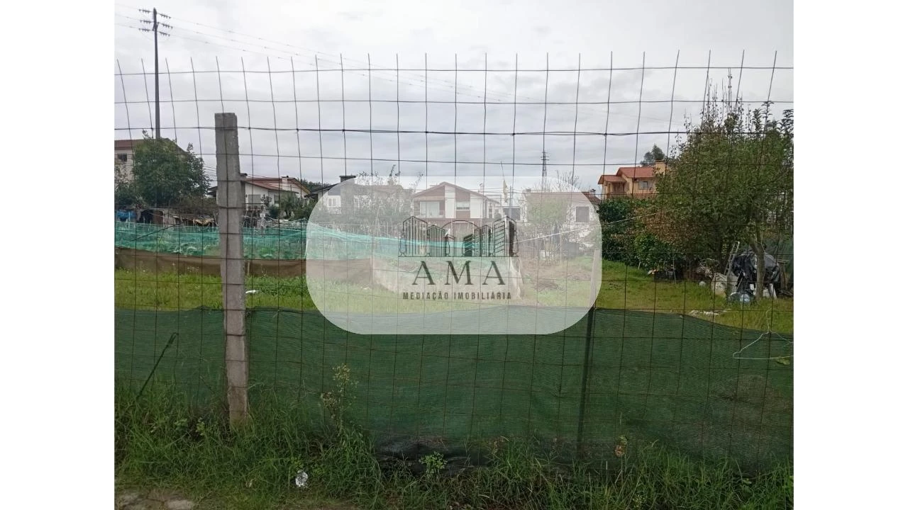 Terreno para Venda em Macieira de Sarnes Foto 1