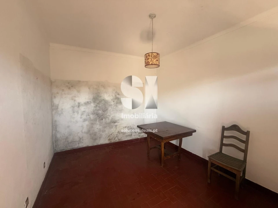 Moradia T4 para Venda em Almalagues Foto 6