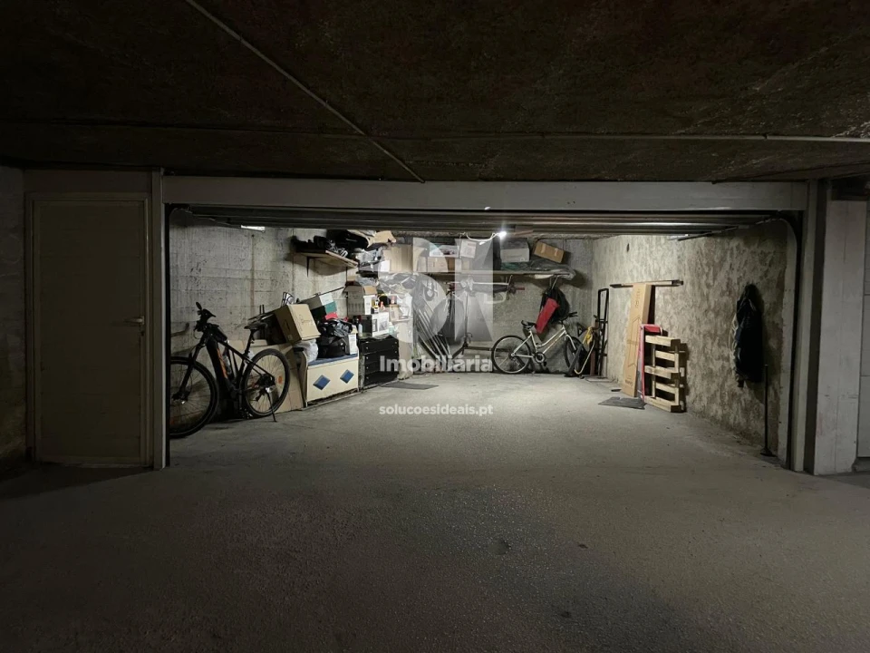 Garagem para Venda em Eiras e São Paulo de Frades Foto 3