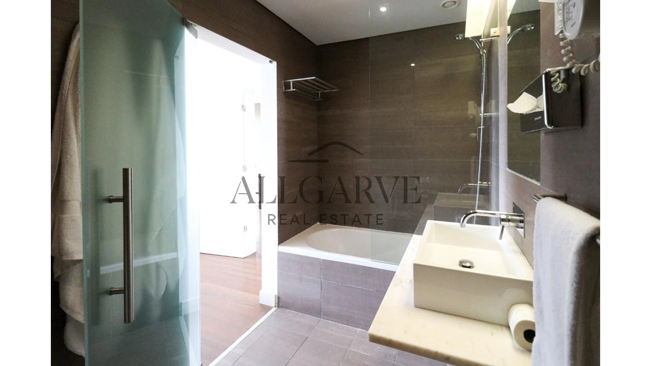 Apartamento T1 para Venda em Monchique Foto 19