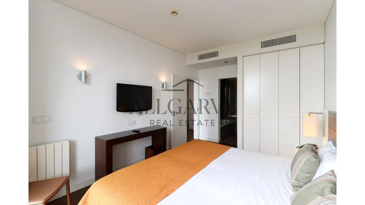 Apartamento T1 para Venda em Monchique Foto 17