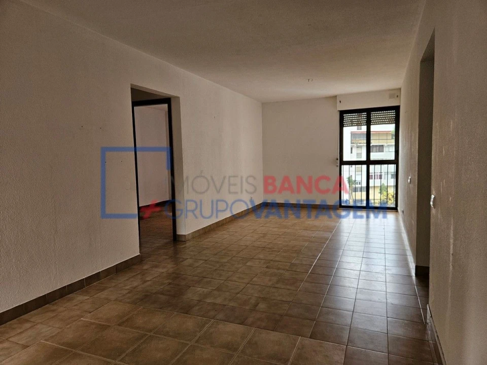 Apartamento T2 para Venda em Corroios Foto 2