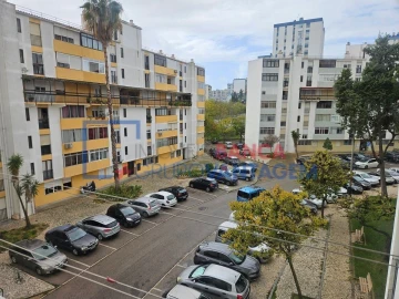 Apartamento T2 para Venda em Corroios
