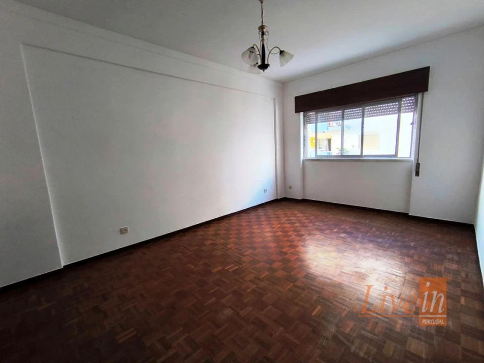 Apartamento T2 para Arrendamento em Ericeira Foto 5