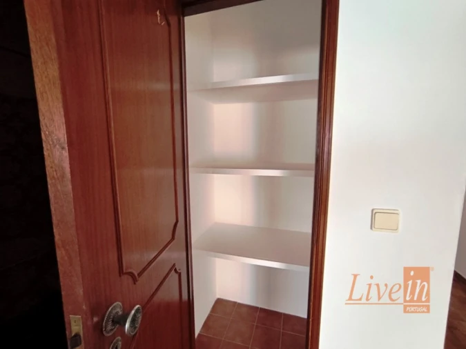 Apartamento T2 para Arrendamento em Ericeira Foto 7