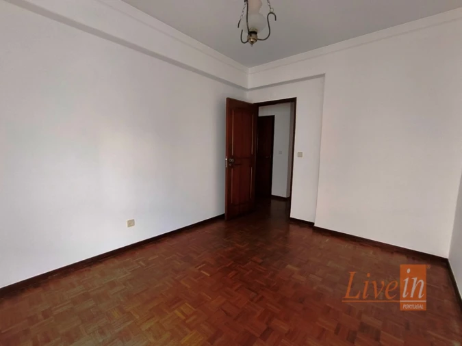Apartamento T2 para Arrendamento em Ericeira Foto 13