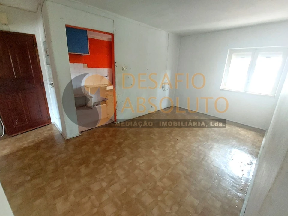 Apartamento T3 para Venda em Laranjeiro e Feijó Foto 2