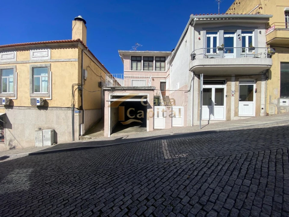 Moradia T8 para Venda em Peso da Régua e Godim Foto 1