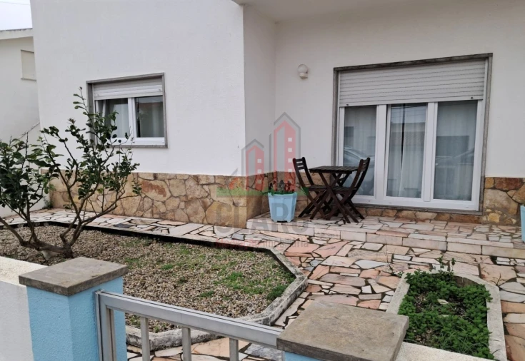 Apartamento T1 para Arrendamento em Atouguia da Baleia Foto 14