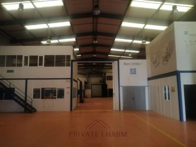 Loja para Arrendamento em Sacavém e Prior Velho Foto 2