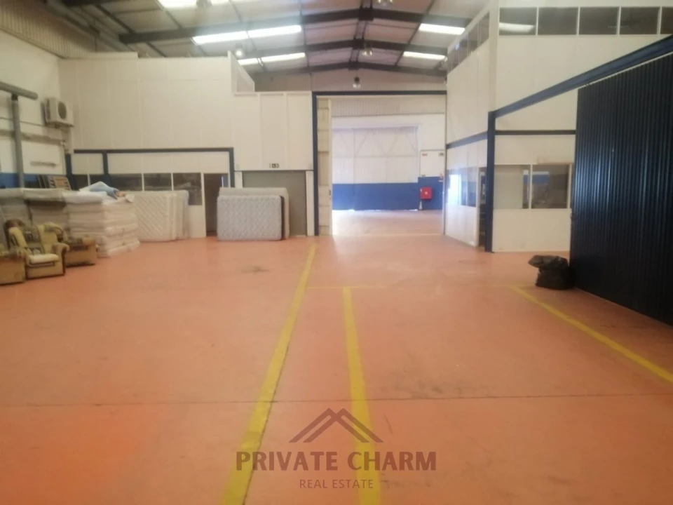 Loja para Arrendamento em Sacavém e Prior Velho Foto 3