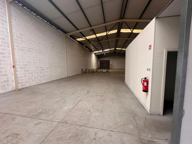 Loja para Arrendamento em Fânzeres e São Pedro da Cova Foto 6