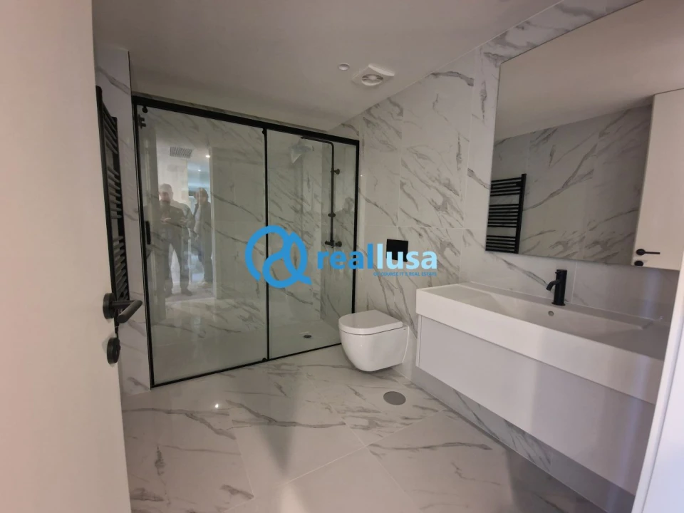 Apartamento T3 para Venda em Mafamude e Vilar do Paraíso Foto 7