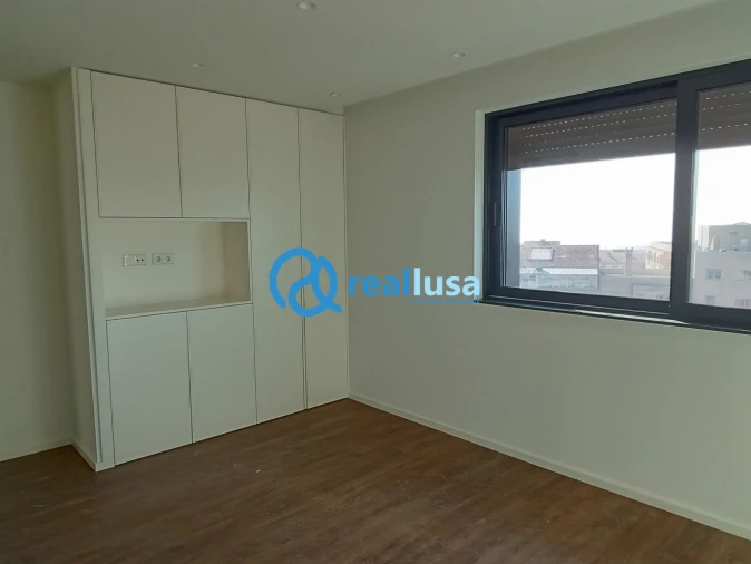 Apartamento T3 para Venda em Mafamude e Vilar do Paraíso Foto 4