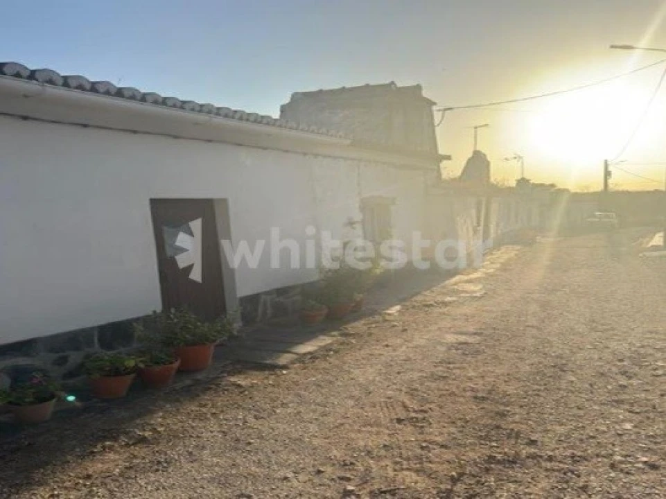 Moradia T4 para Venda em São Domingos de Ana Loura Foto 1