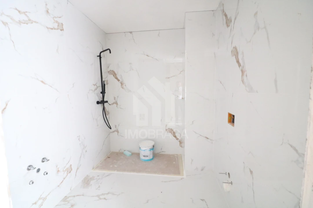 Apartamento T3 para Venda em Braga (Maximinos, Sé e Cividade) Foto 27