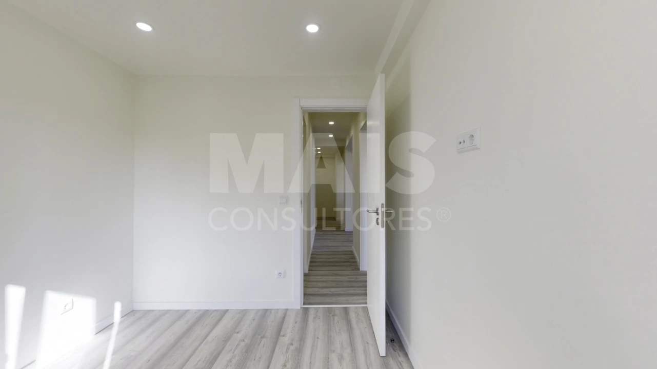 Apartamento T3 para Venda em Castanheira do Ribatejo e Cachoeiras Foto 2