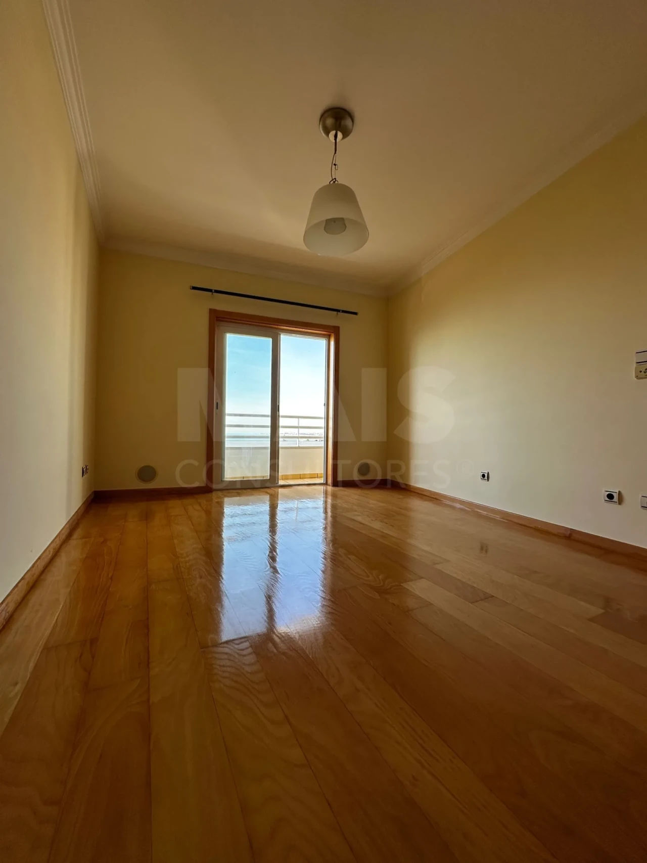 Apartamento T2 para Arrendamento em Algés, Linda-A-Velha e Cruz Quebrada-Dafundo Foto 1