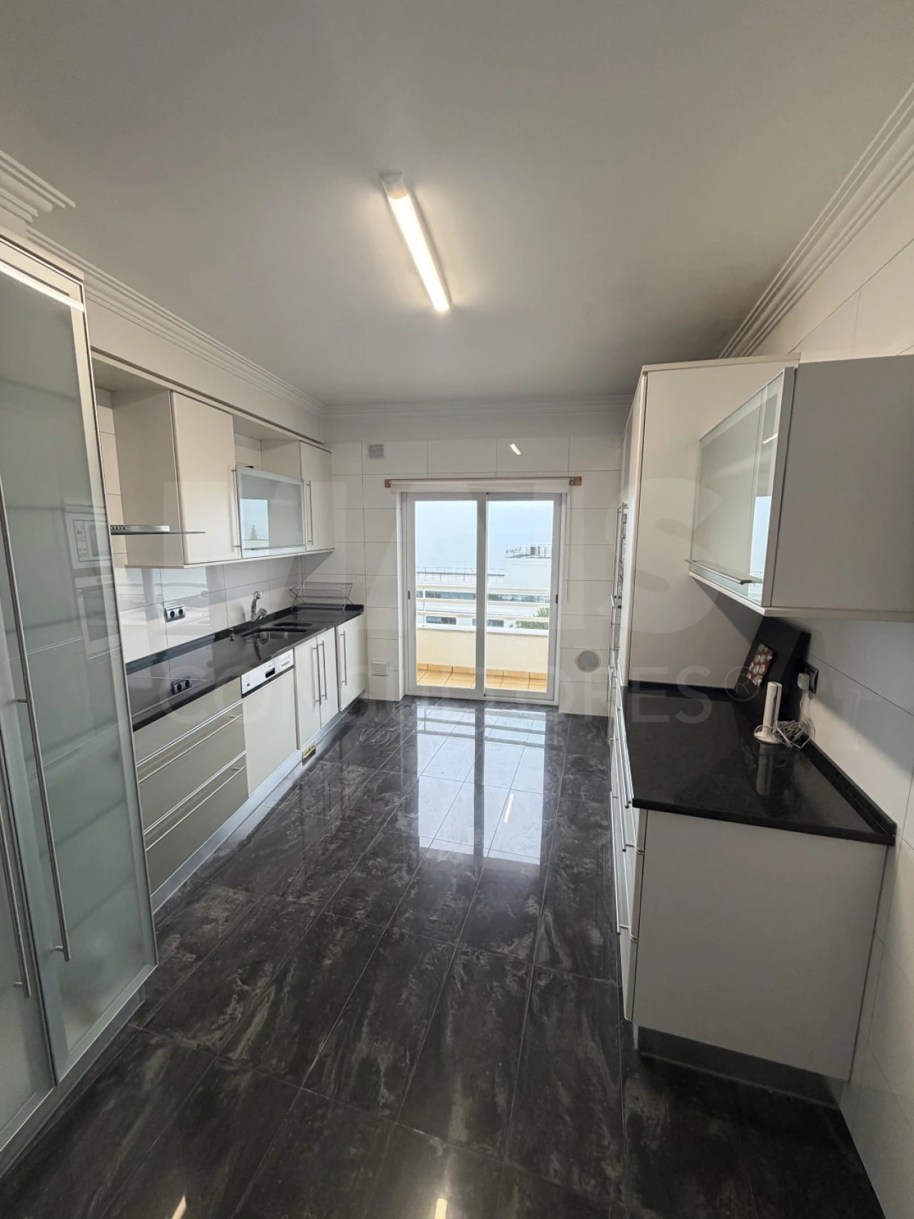 Apartamento T2 para Arrendamento em Algés, Linda-A-Velha e Cruz Quebrada-Dafundo Foto 5