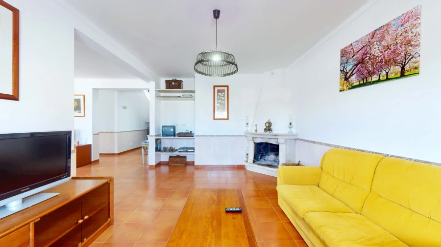 Moradia T4 para Venda em Alcanede Foto 5