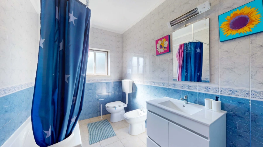 Moradia T4 para Venda em Alcanede Foto 7