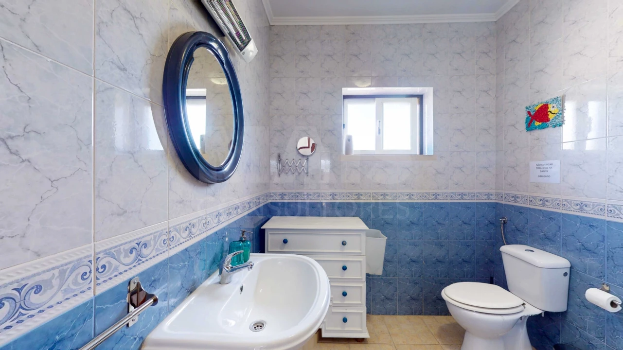 Moradia T4 para Venda em Alcanede Foto 8