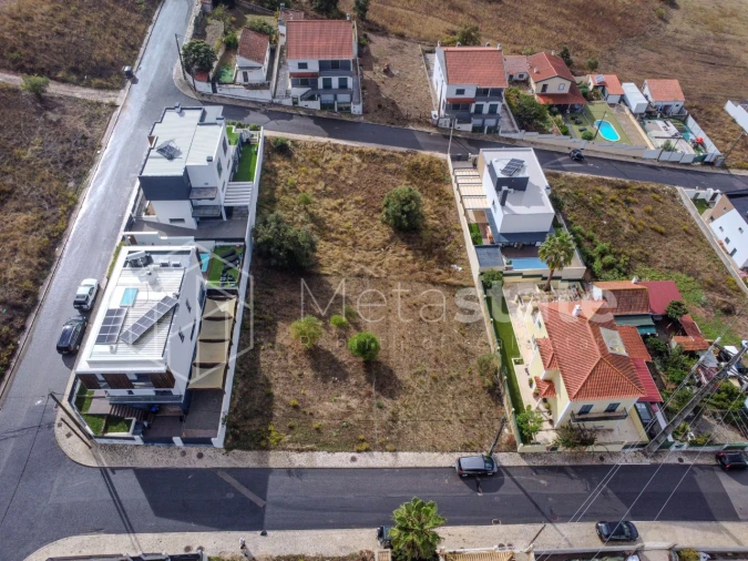 Terreno para Venda em Vialonga Foto 1