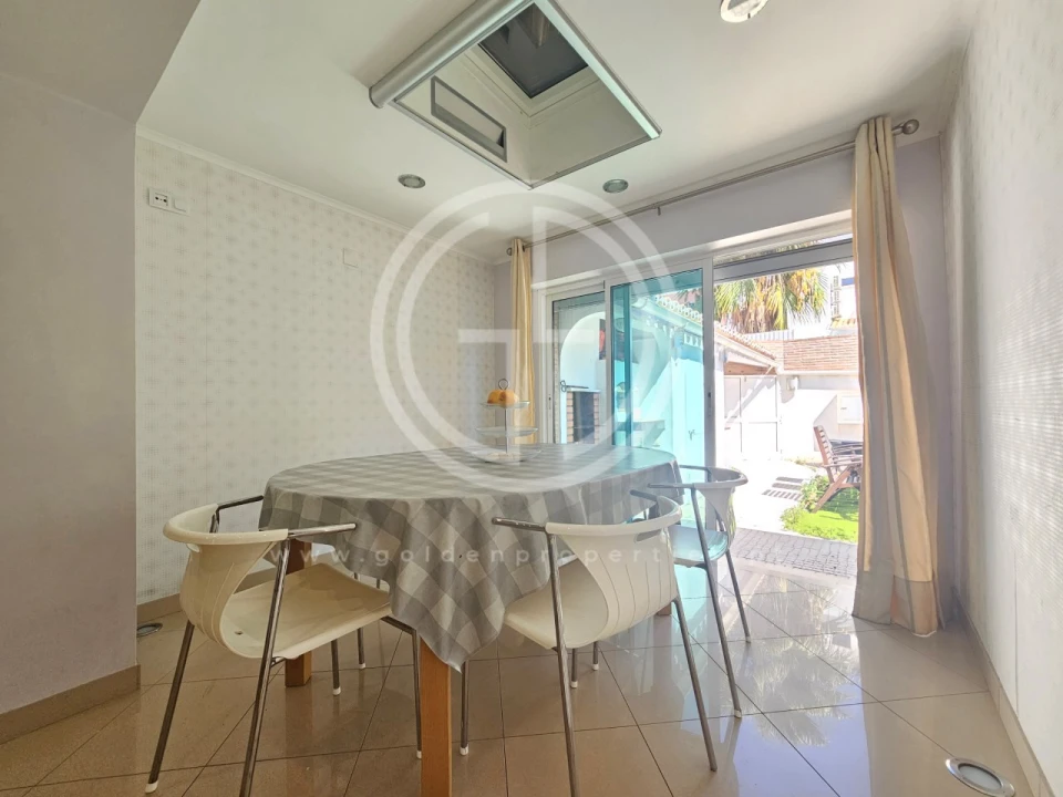 Moradia T3 para Arrendamento férias em Quarteira Foto 8