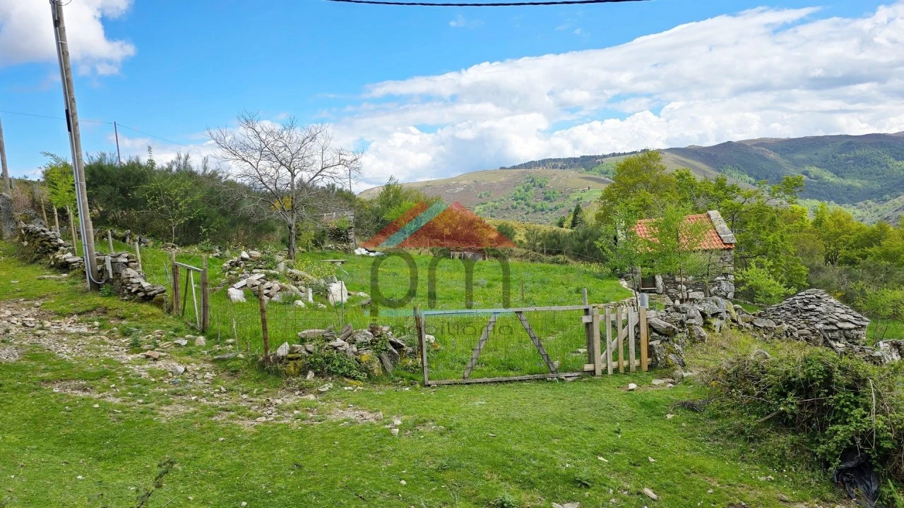 Terreno para Venda em Riba de Mouro Foto 18