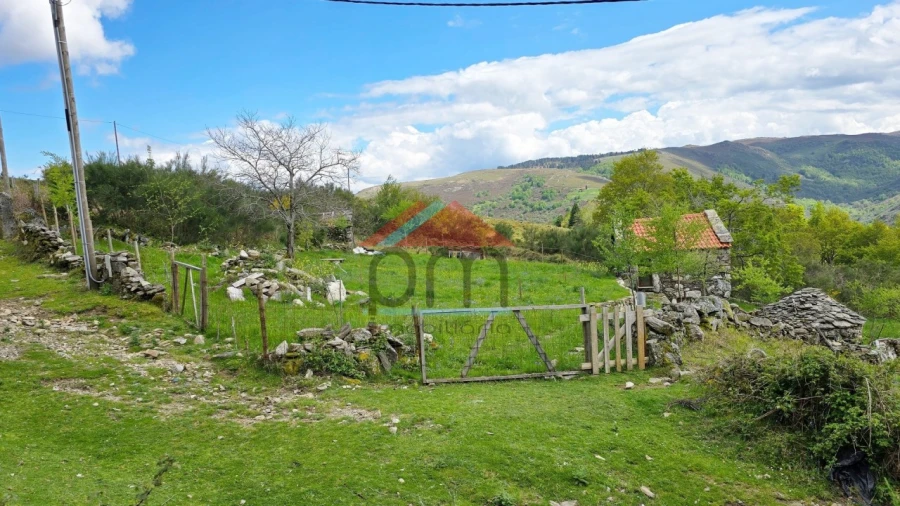 Terreno para Venda em Riba de Mouro Foto 18