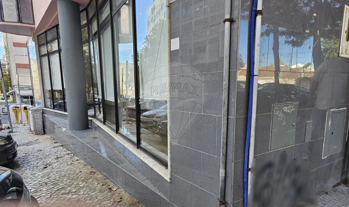 Loja para Arrendamento em Alto do Seixalinho, Santo André e Verderena Foto 3