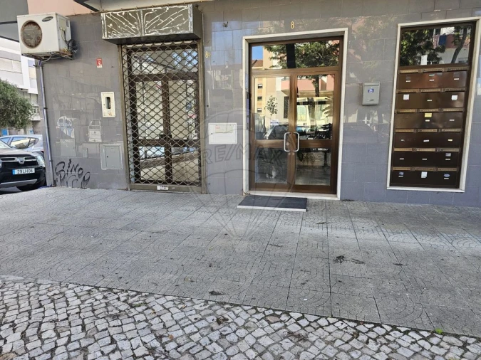 Loja para Arrendamento em Alto do Seixalinho, Santo André e Verderena Foto 2