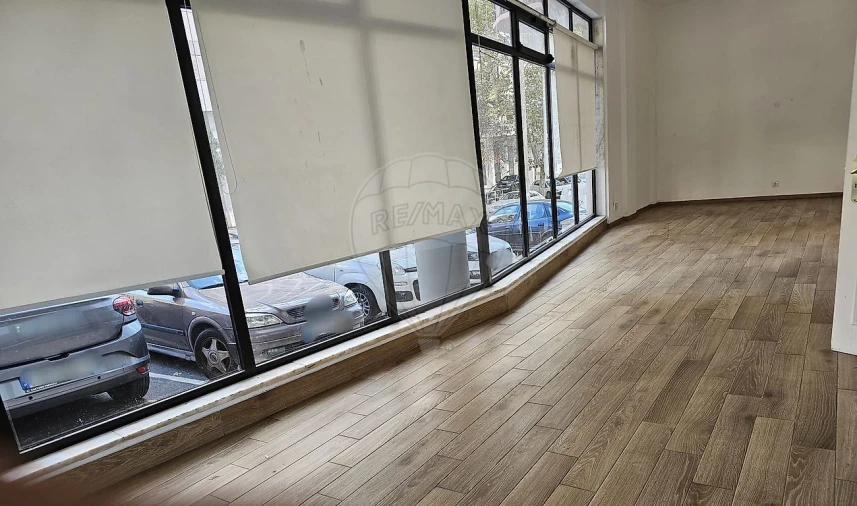 Loja para Arrendamento em Alto do Seixalinho, Santo André e Verderena Foto 6