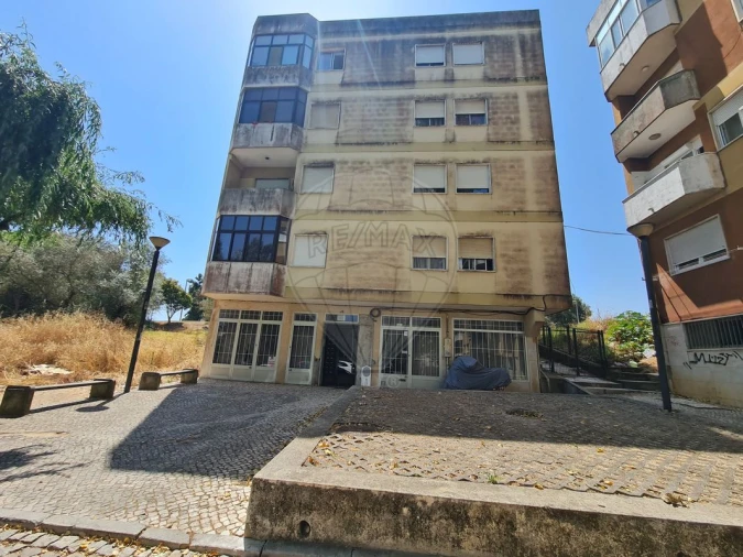 Apartamento T3 para Venda em Rio de Mouro Foto 16