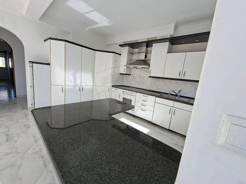 Apartamento T3 para Venda em Rio de Mouro Foto 8