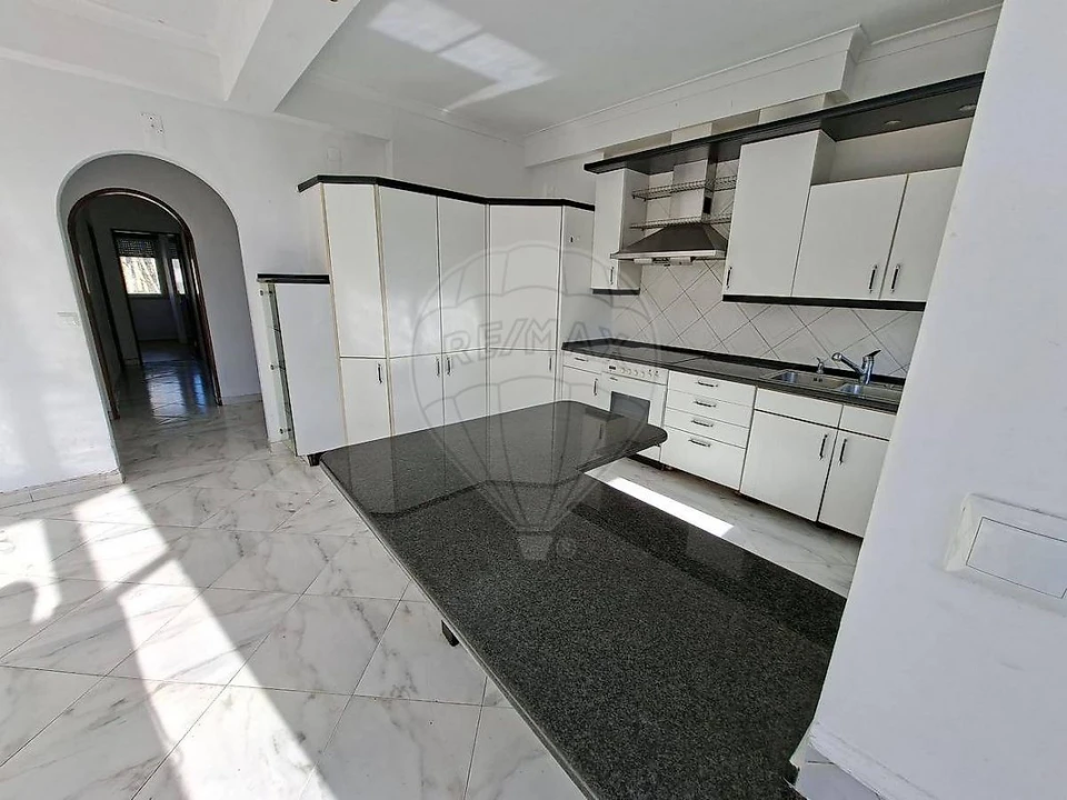 Apartamento T3 para Venda em Rio de Mouro Foto 17