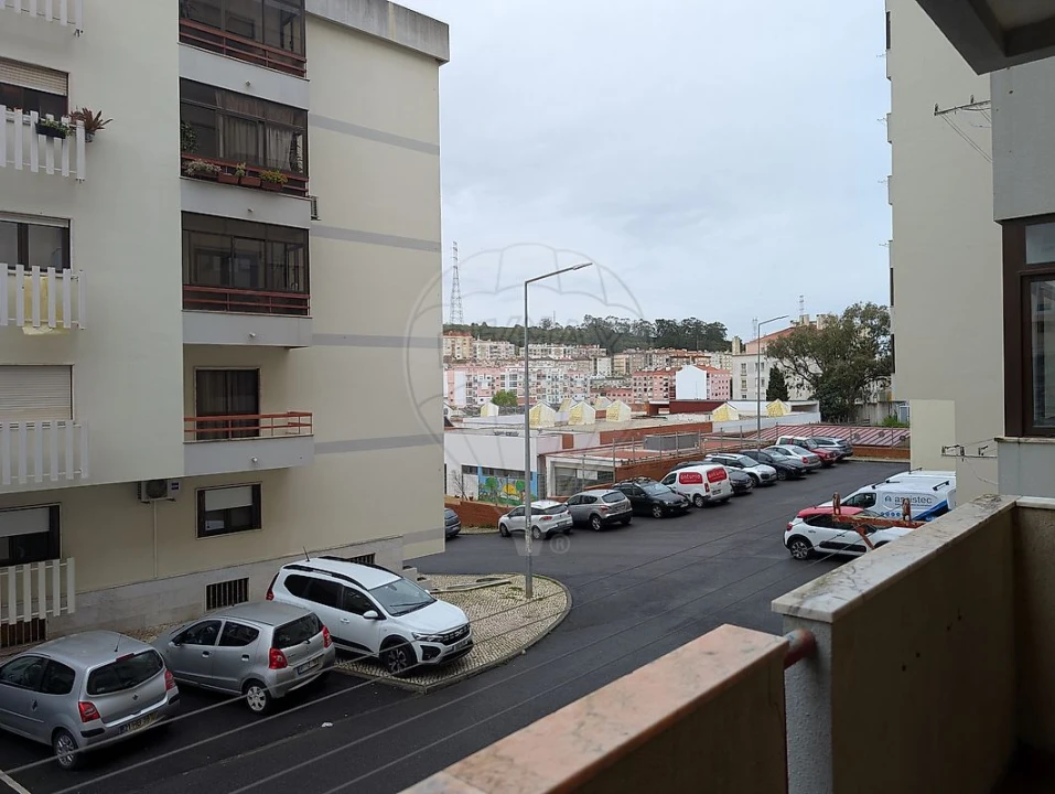 Apartamento T1 para Venda em Queluz e Belas Foto 14