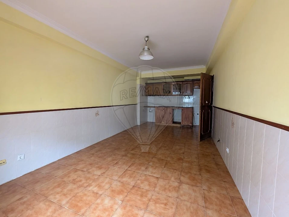 Apartamento T1 para Venda em Queluz e Belas Foto 5