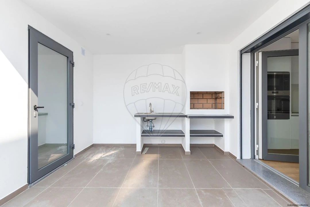 Moradia T2 para Venda em Santa Maria, São Pedro e Matacães Foto 7